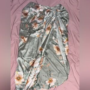 Floral Skirt 🌸 with slit.